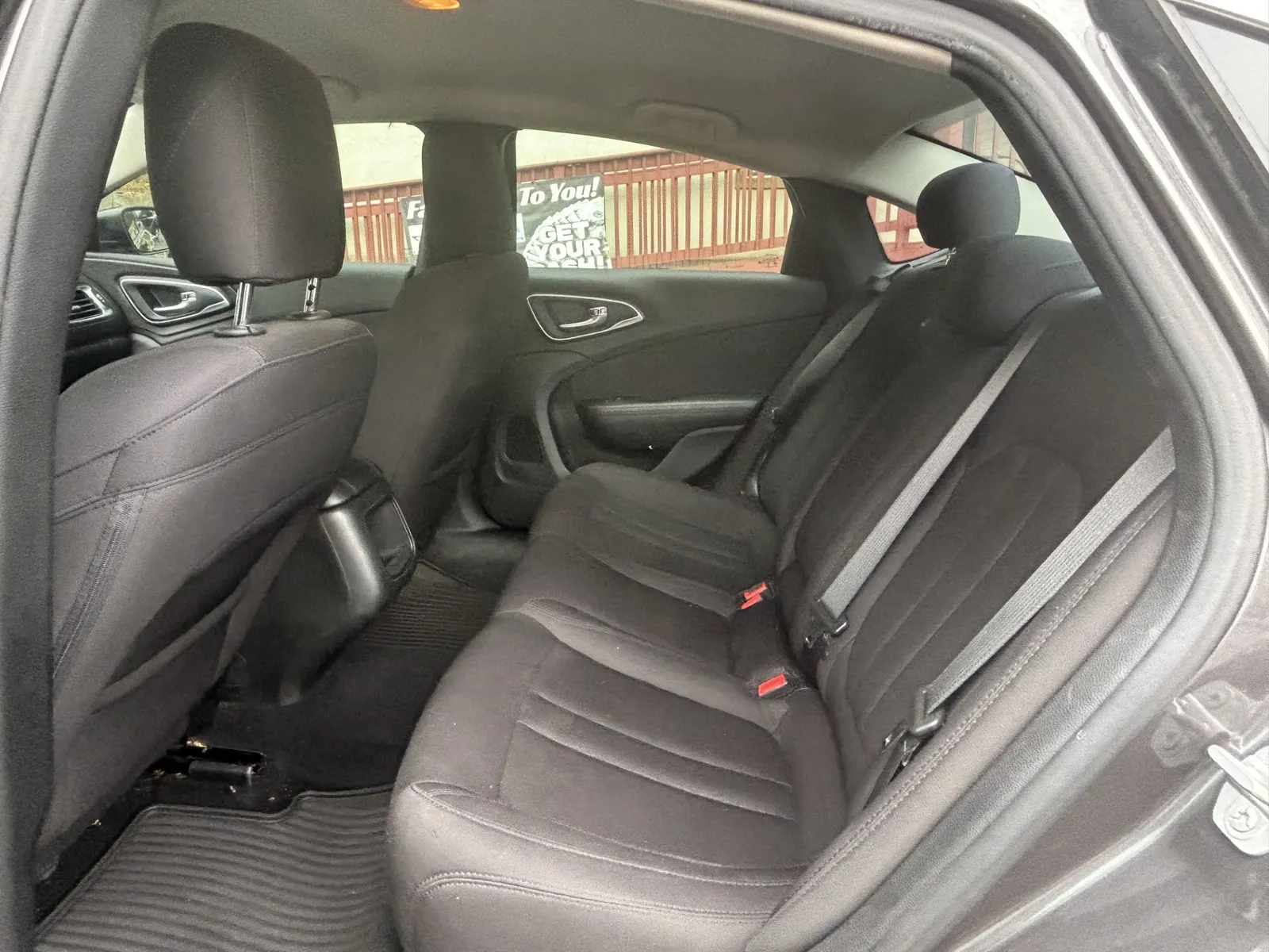 2015 CHRYSLER 200 LIMITED — photo 6