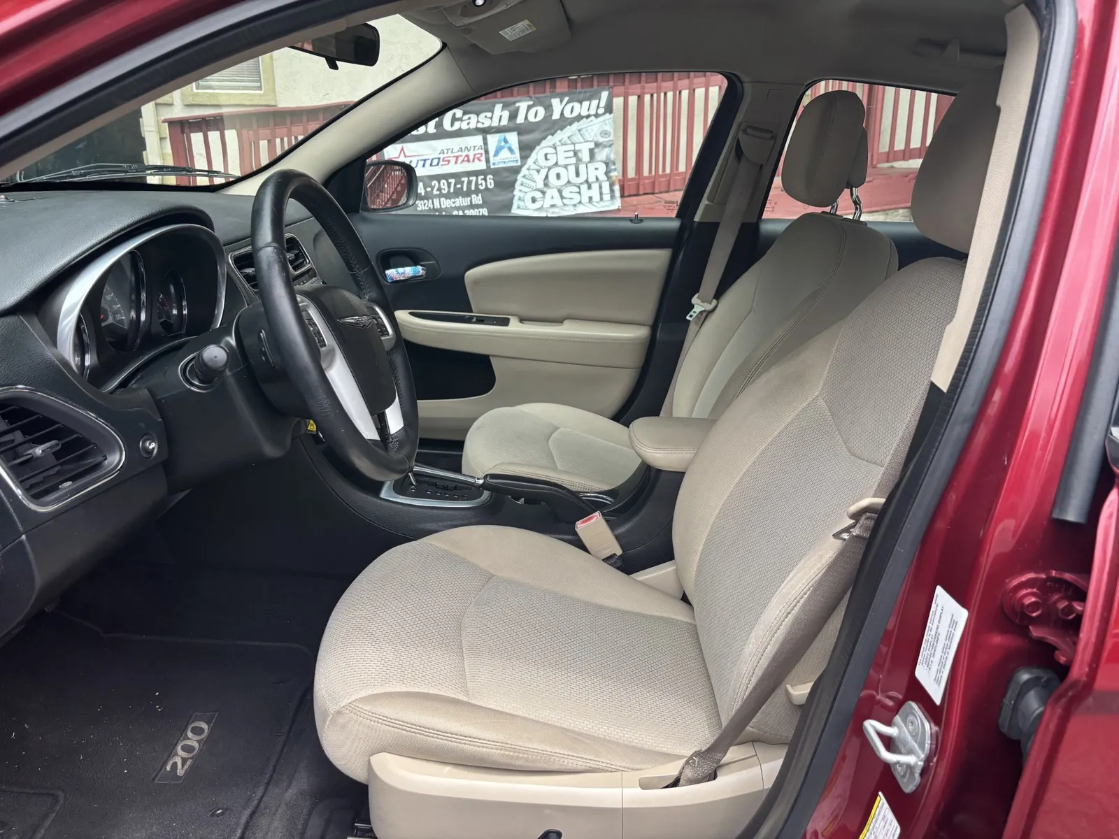 2013 CHRYSLER 200 — photo 4