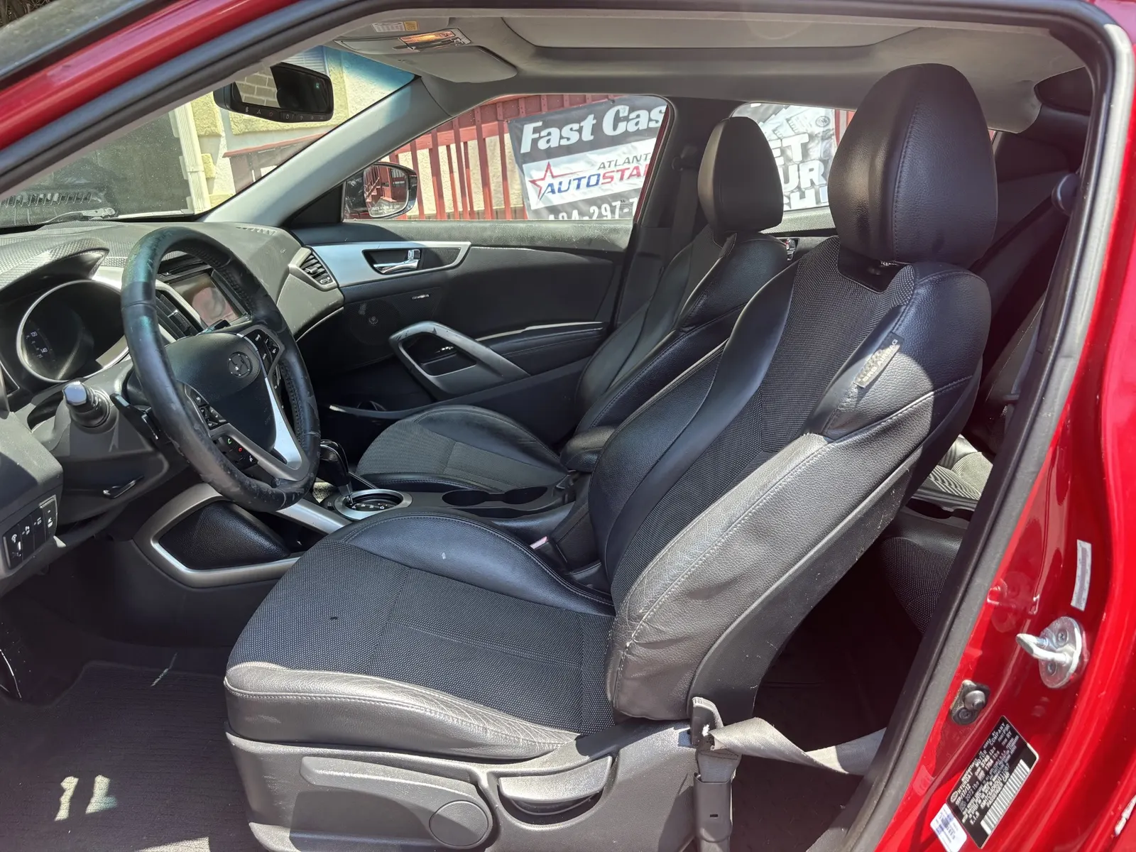 2013 HYUNDAI VELOSTER — photo 4
