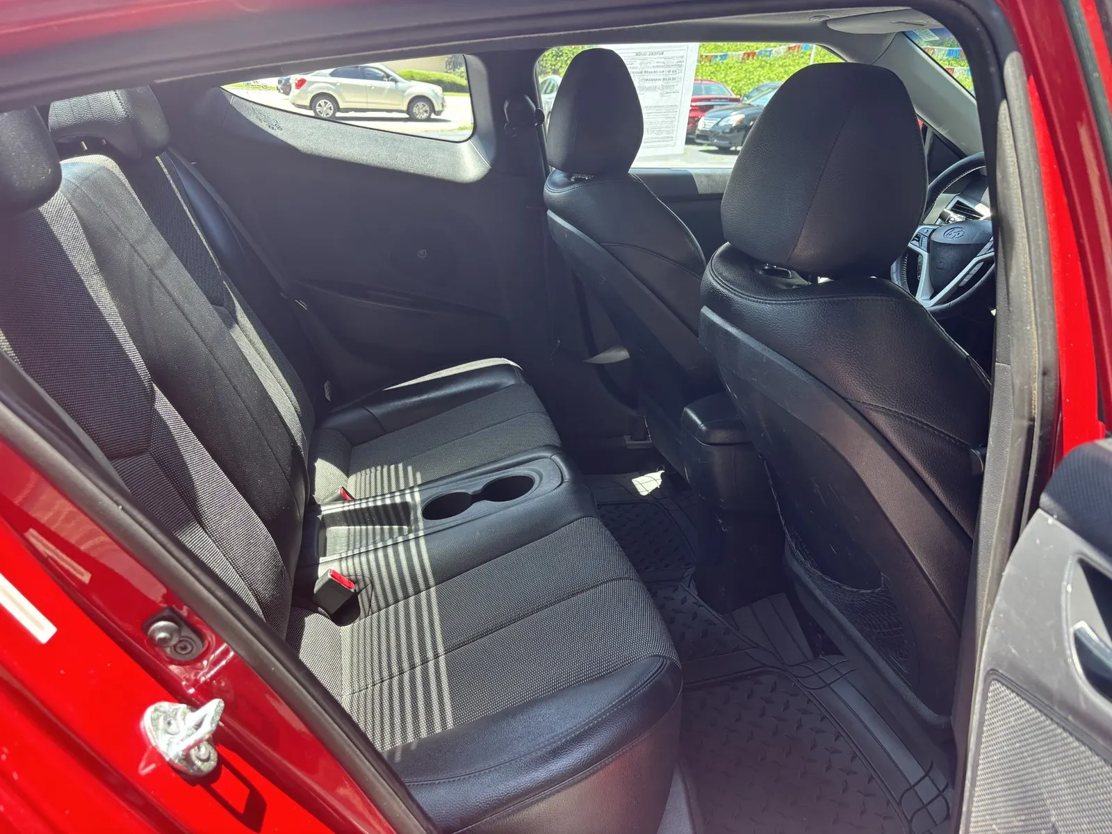2013 HYUNDAI VELOSTER — photo 6