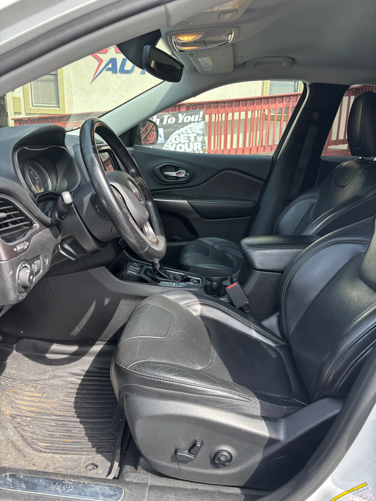2019 JEEP CHEROKEE — photo 3