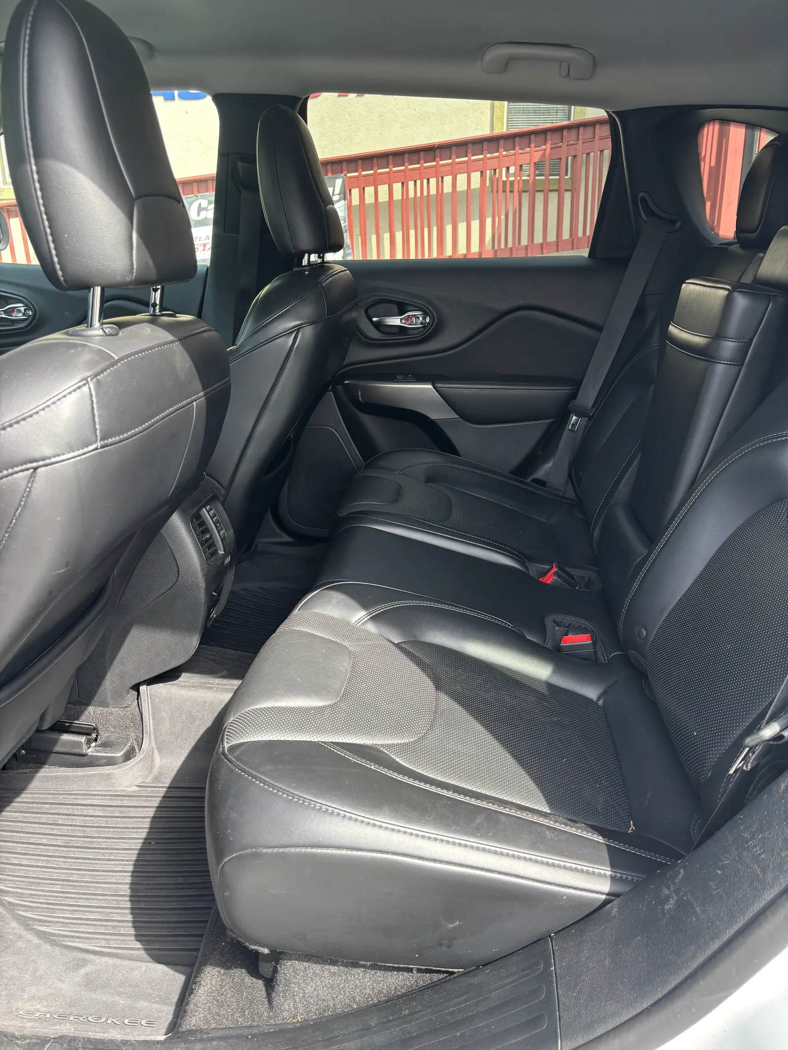 2019 JEEP CHEROKEE — photo 5