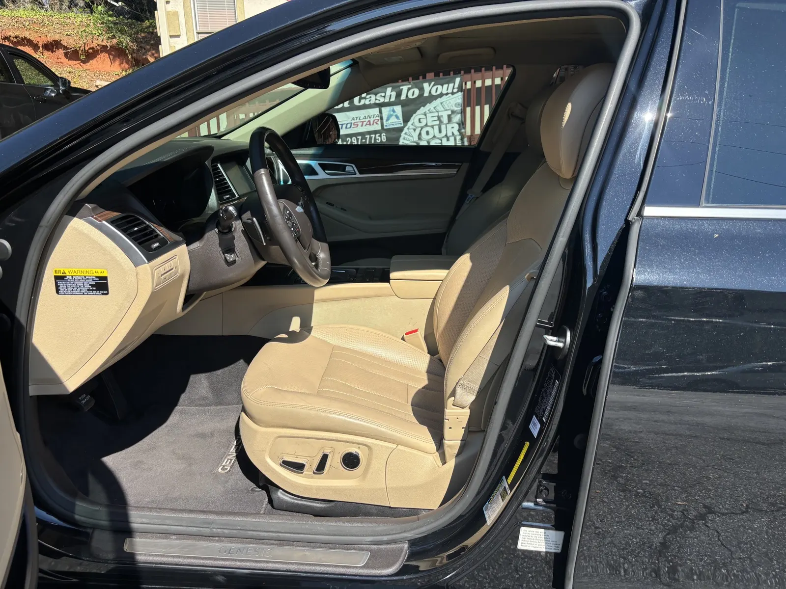 2016 HYUNDAI GENESIS — photo 4