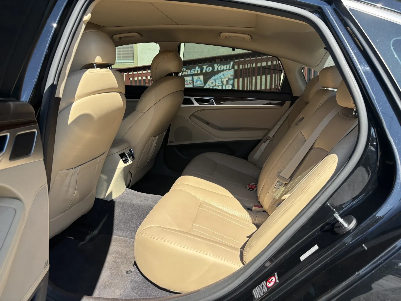 2016 HYUNDAI GENESIS — photo 6